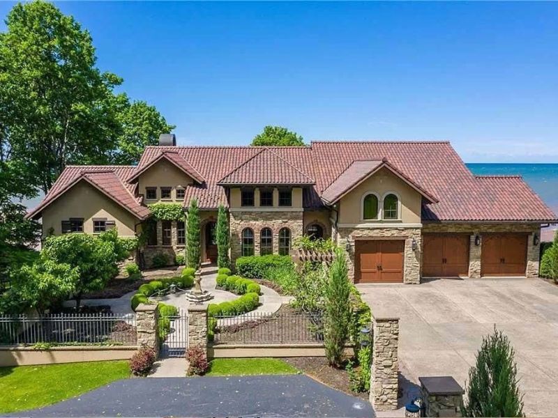 difulvio lake ontariotuscan retreat